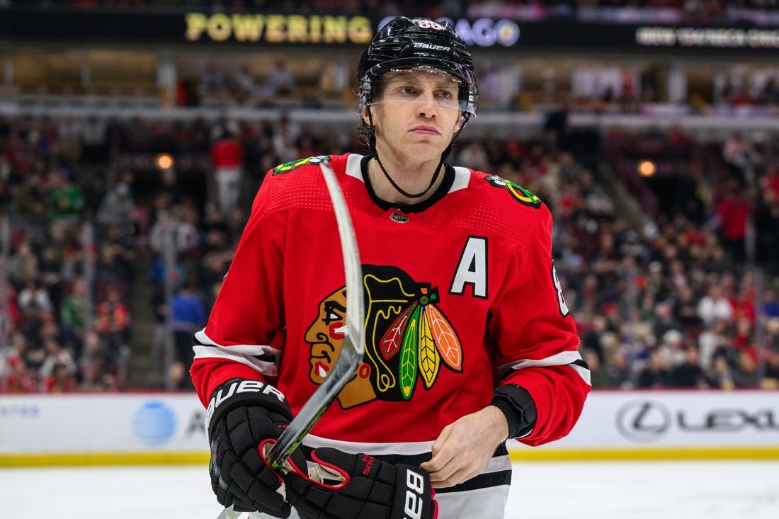 Blackhawks Place Patrick Kane Lower Body On Ir Field Level Media