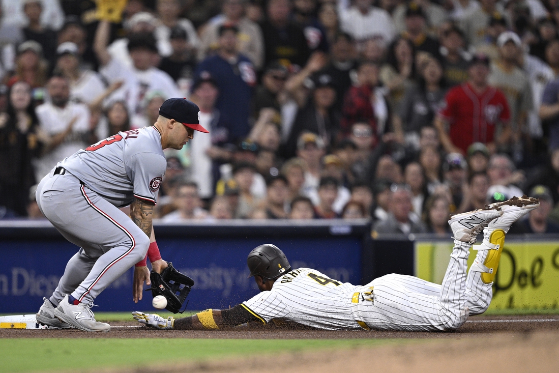 Padres Batting Champ Luis Arraez Thumb Undergoes Surgery Field