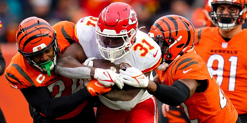 Bengals-Chiefs AFC title game pits professional bettors vs. public