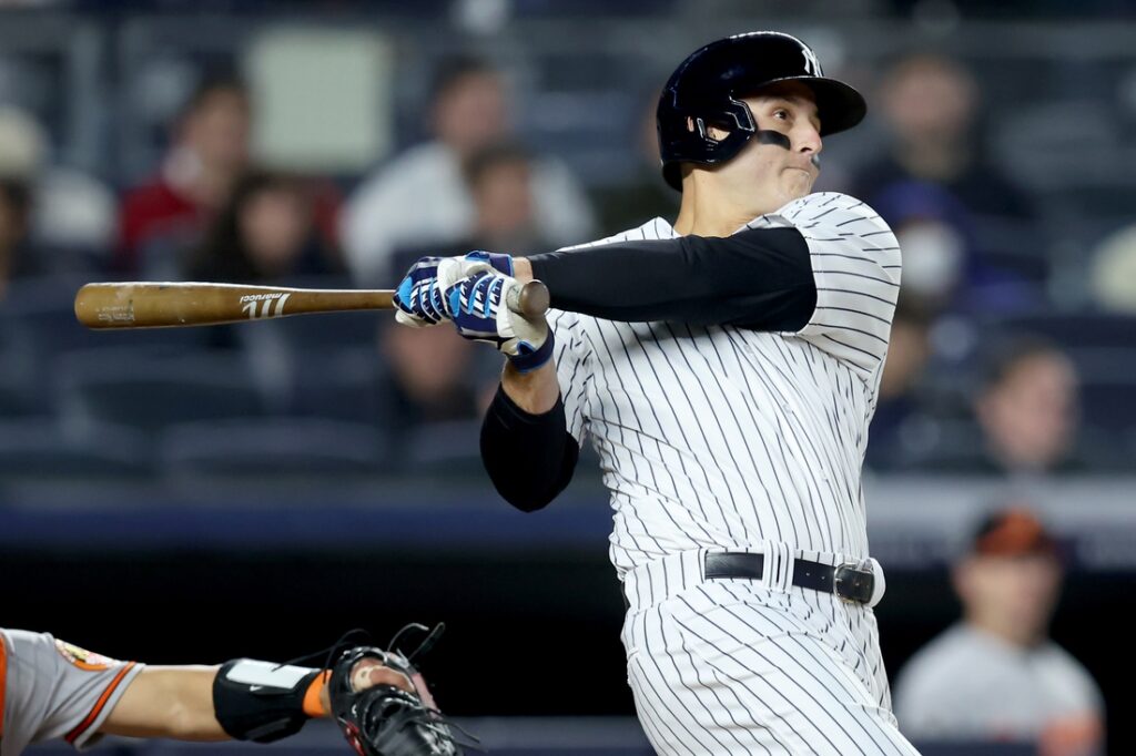 Yankees' Giancarlo Stanton belts homer for third straight game