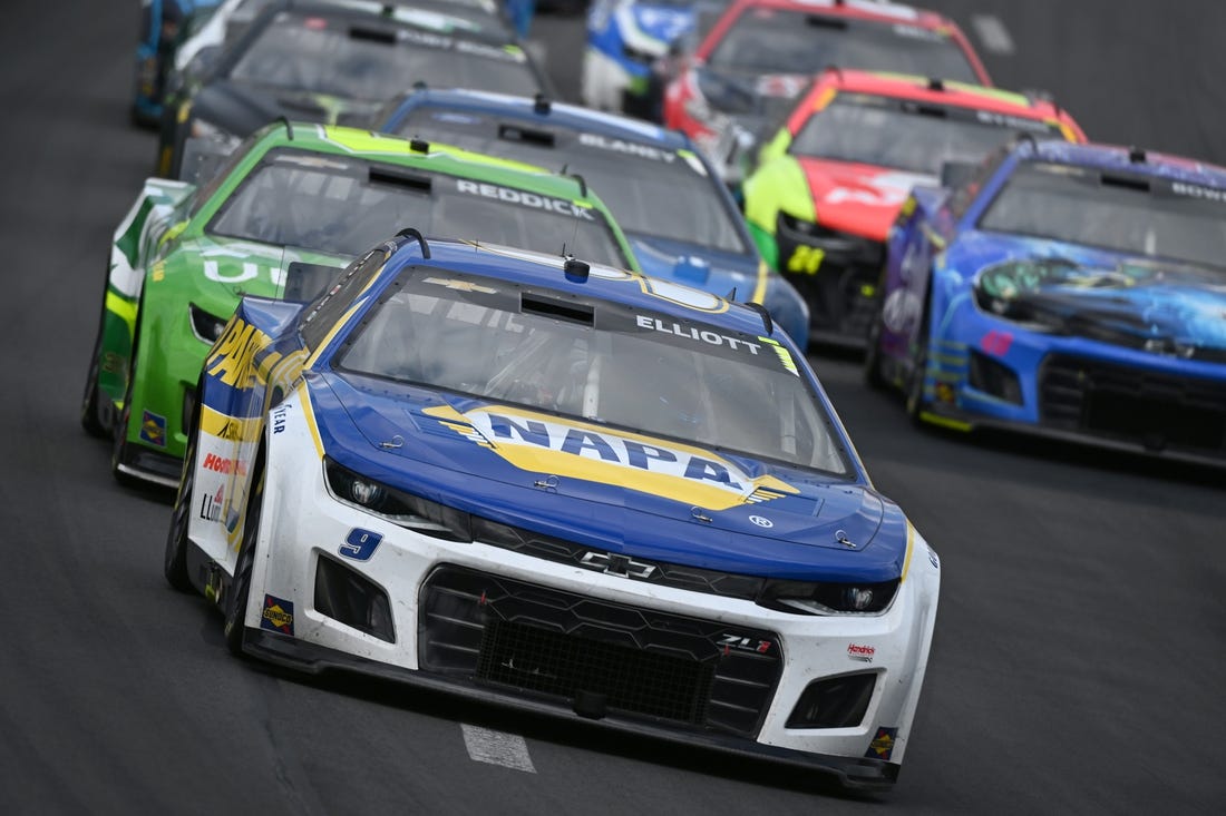 Hometown hero: Chase Elliott wins at Atlanta for first time - Field ...