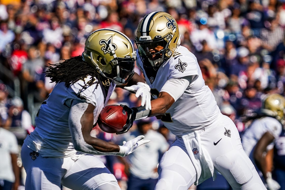 New Orleans Saints running back Alvin Kamara (ribs) sits out practice