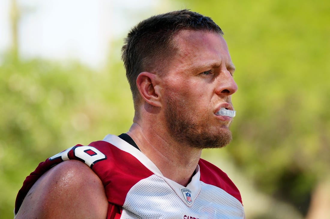 Cardinals De J J Watt Returns To Practice Hopeful For Week 2 Field Level Media Professional Sports Content Solutions Flm