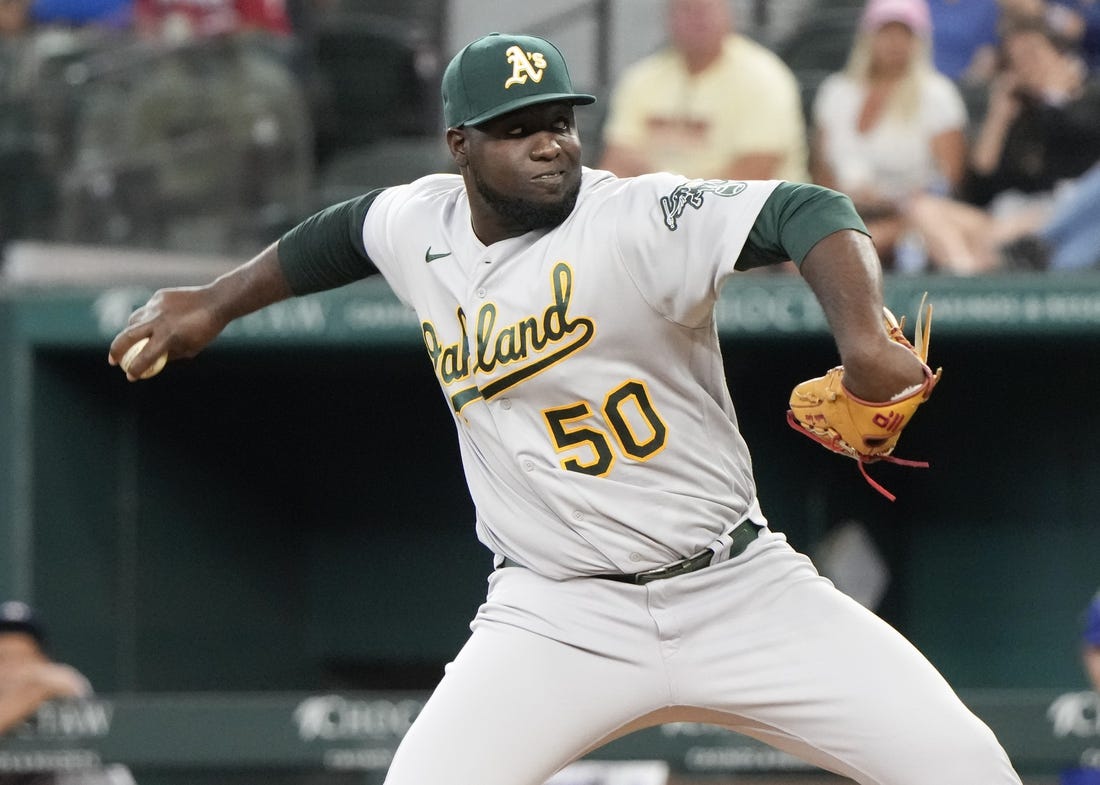 Reds face former ace Johnny Cueto in finale vs. Marlins