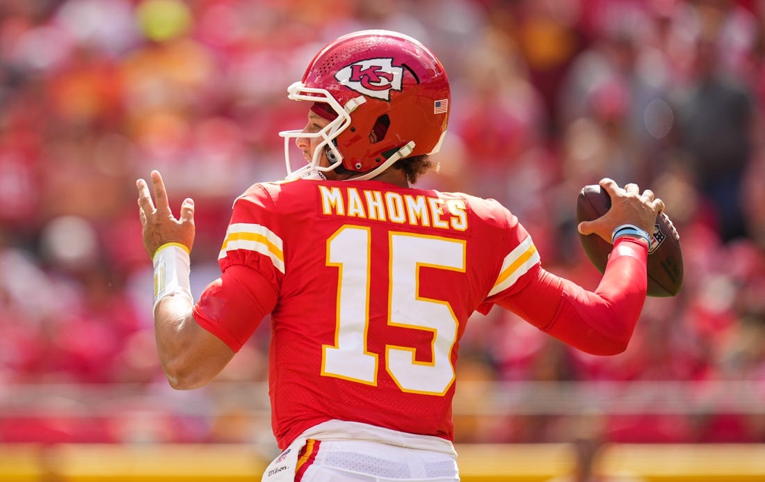 Kliff Kingsbury, Patrick Mahomes reunite as Cardinals host Chiefs ...