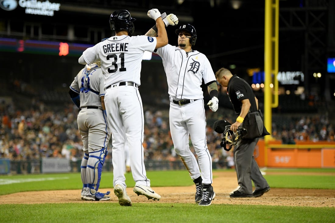 Javier Baez's 10th-inning double lifts Tigers over Royals