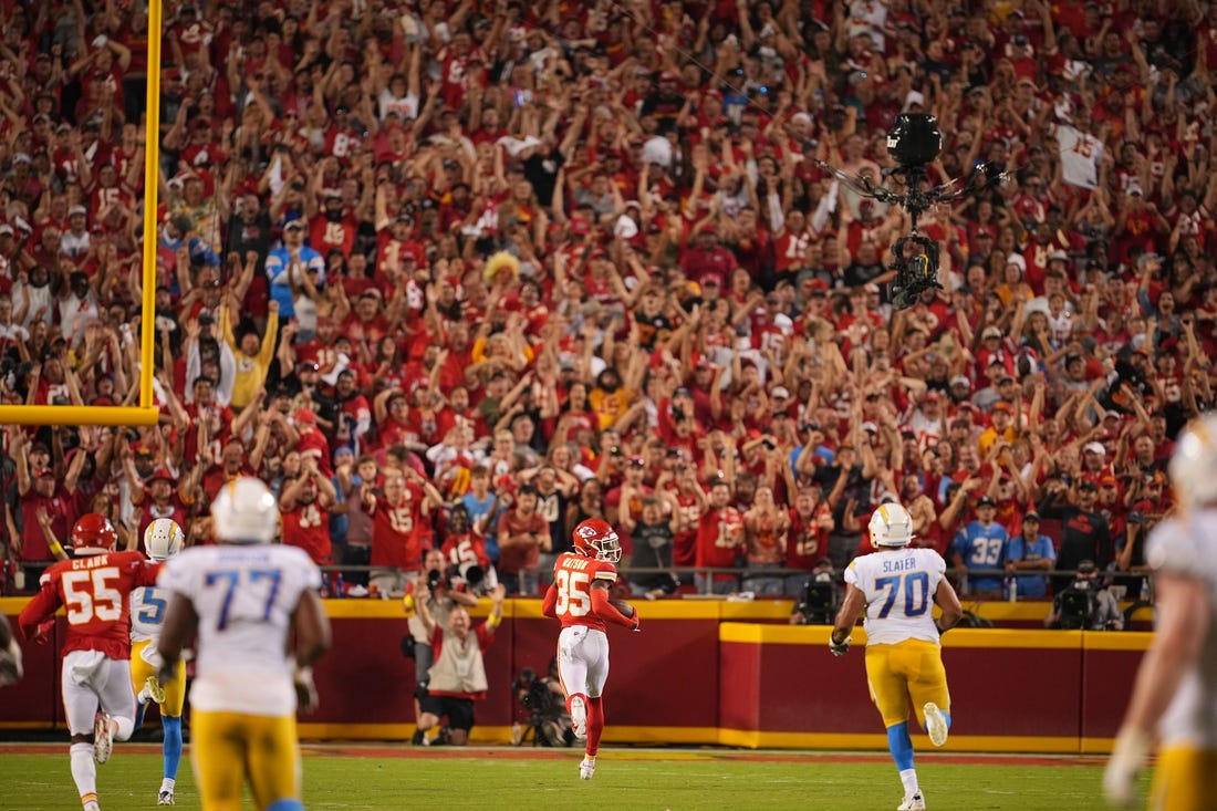 Jaylen Watson's 99-yard pick-six sends Chiefs past Chargers