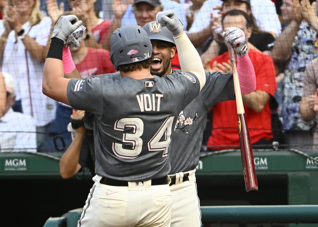 Luke Voit hits his second homer with the Nationals