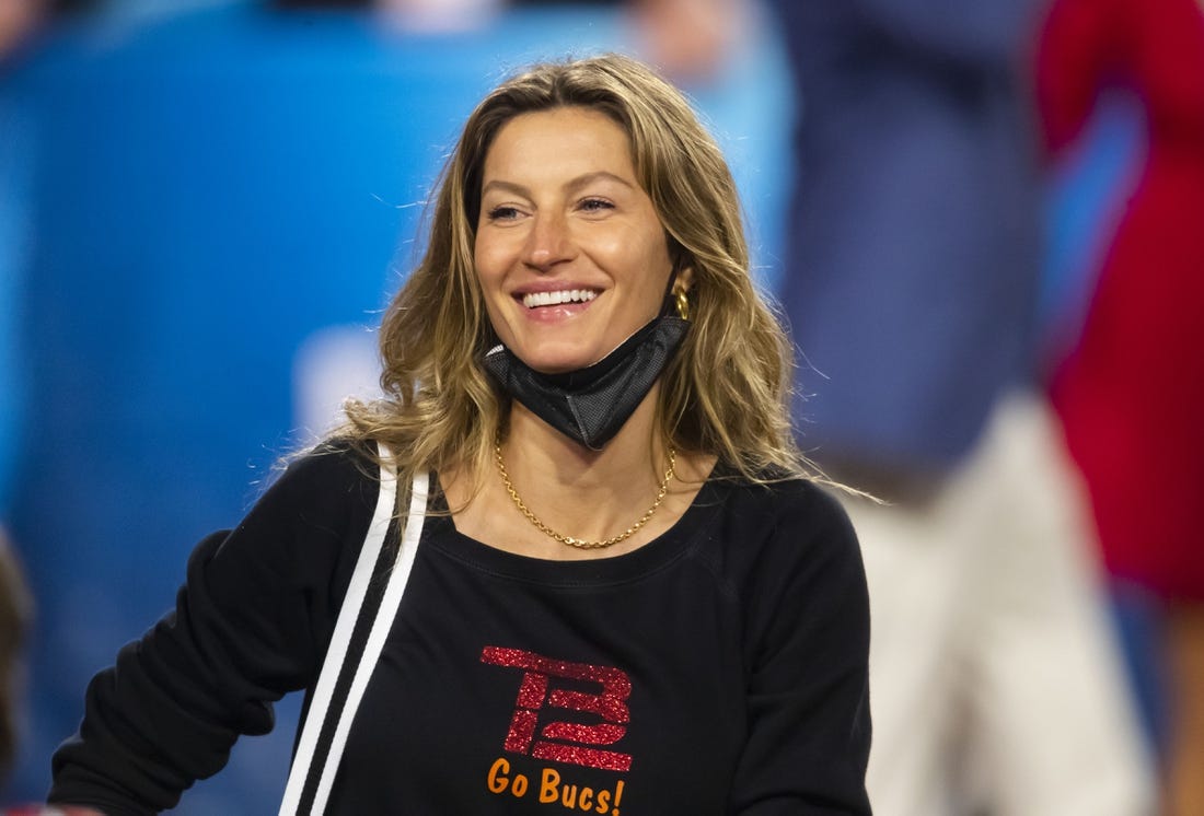 Tom Brady, Gisele Bundchen hire divorce lawyers — report