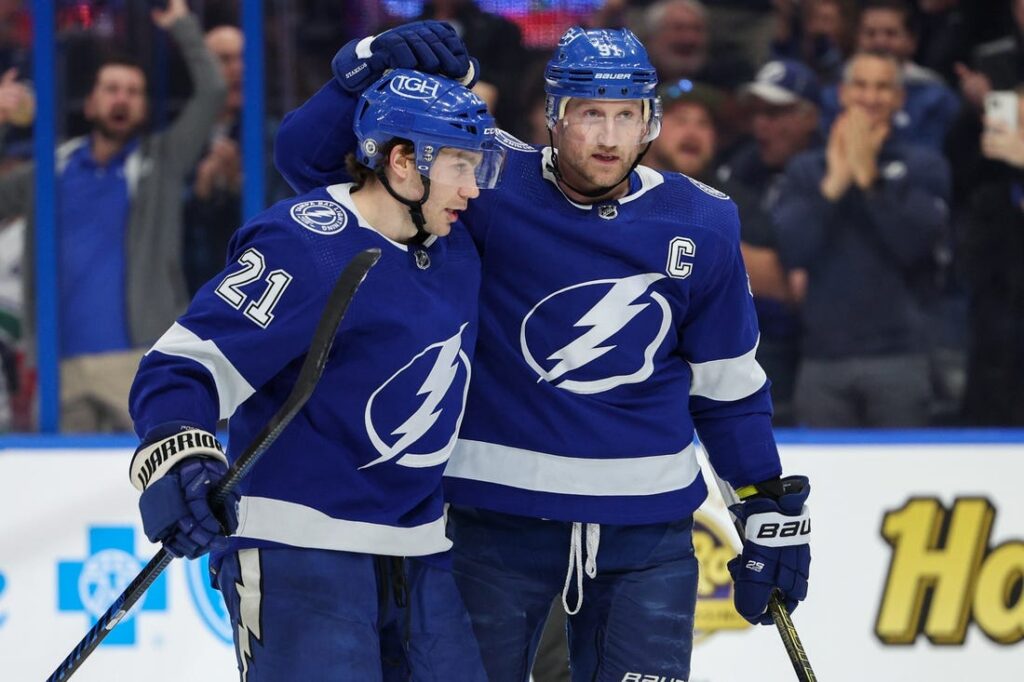 As Steven Stamkos Eyes 500th Goal Lightning Hit Road To Face Blues