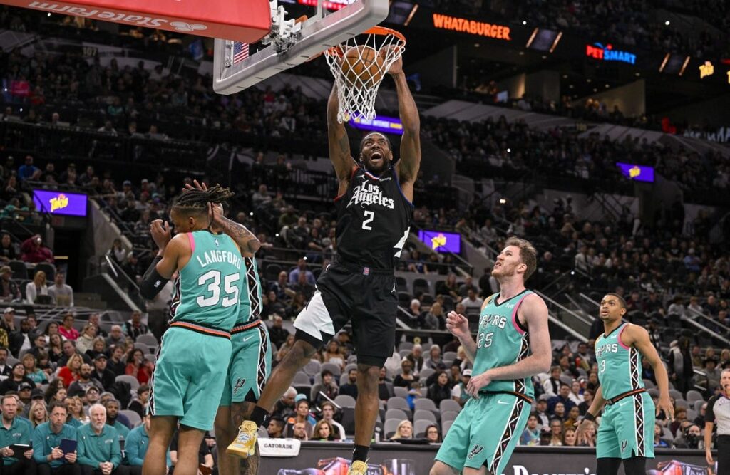 kawhi leonard spurs dunk