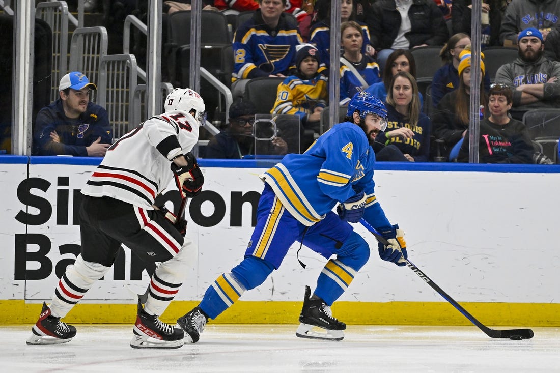 Jason Dickinson's big night helps Blackhawks top Blues - Field Level ...