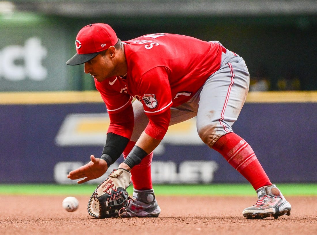 Twins sign INF Donovan Solano to one-year deal - Field Level Media -  Professional sports content solutions | FLM