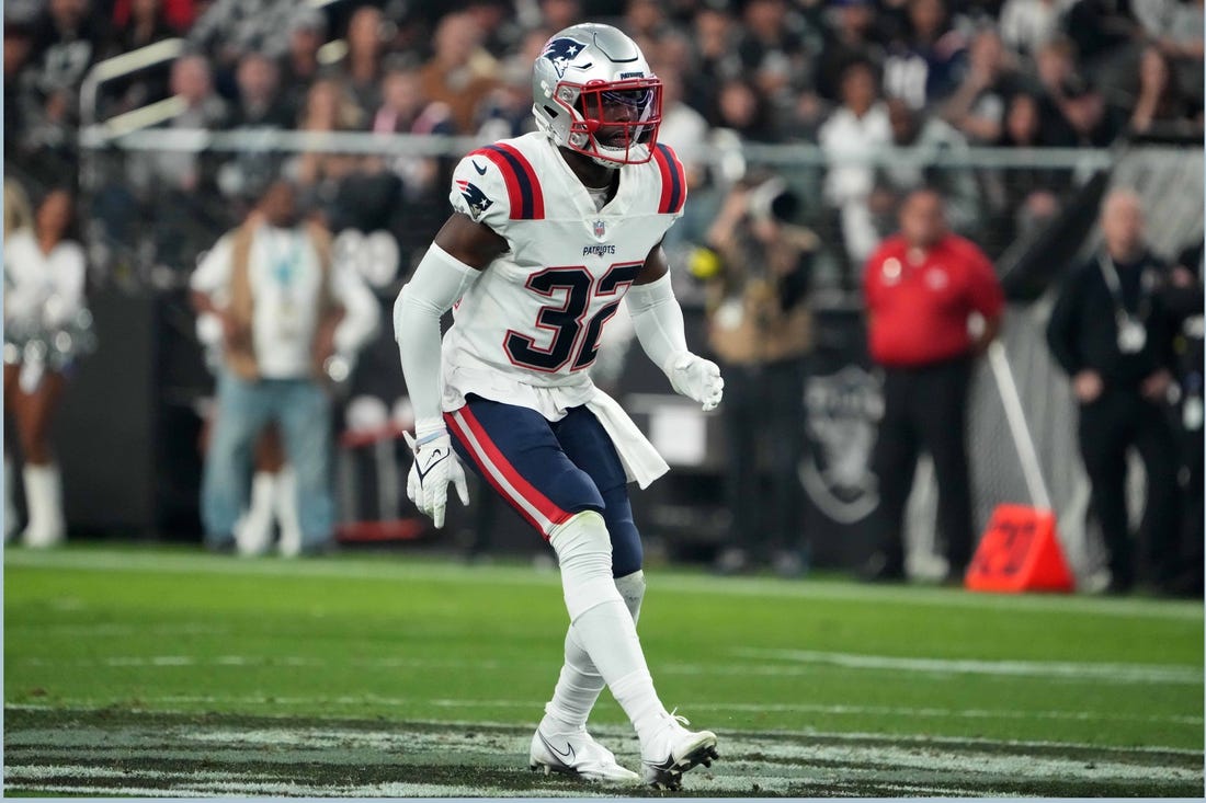 Patriots safety Devin McCourty announces retirement