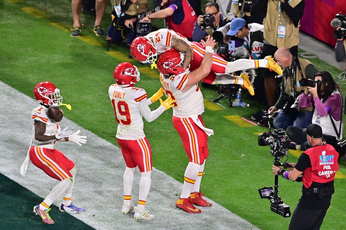 Super Bowl MVP Mahomes rallies Chiefs to win on hurt ankle - Seattle Sports