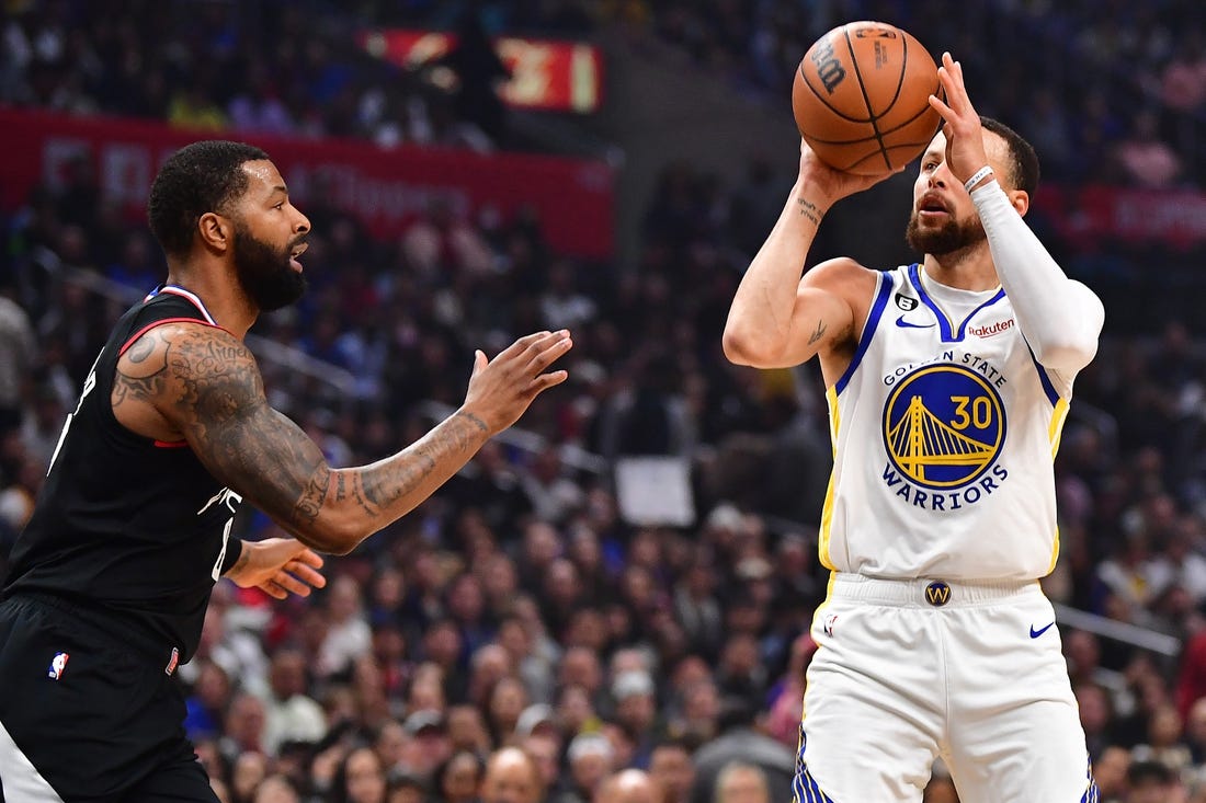 Facing Hawks Stephen Curry Aims To Help Halt Warriors Road Woes Field Level Media 5071