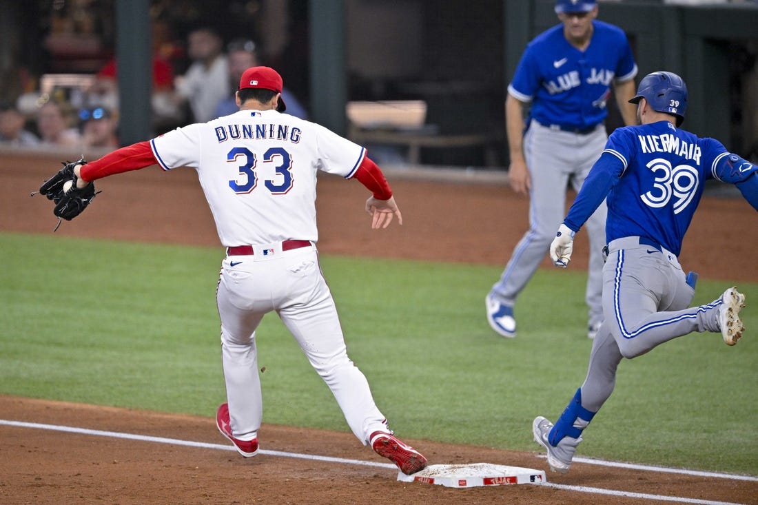 Daulton Varsho's solo homer, 03/22/2023