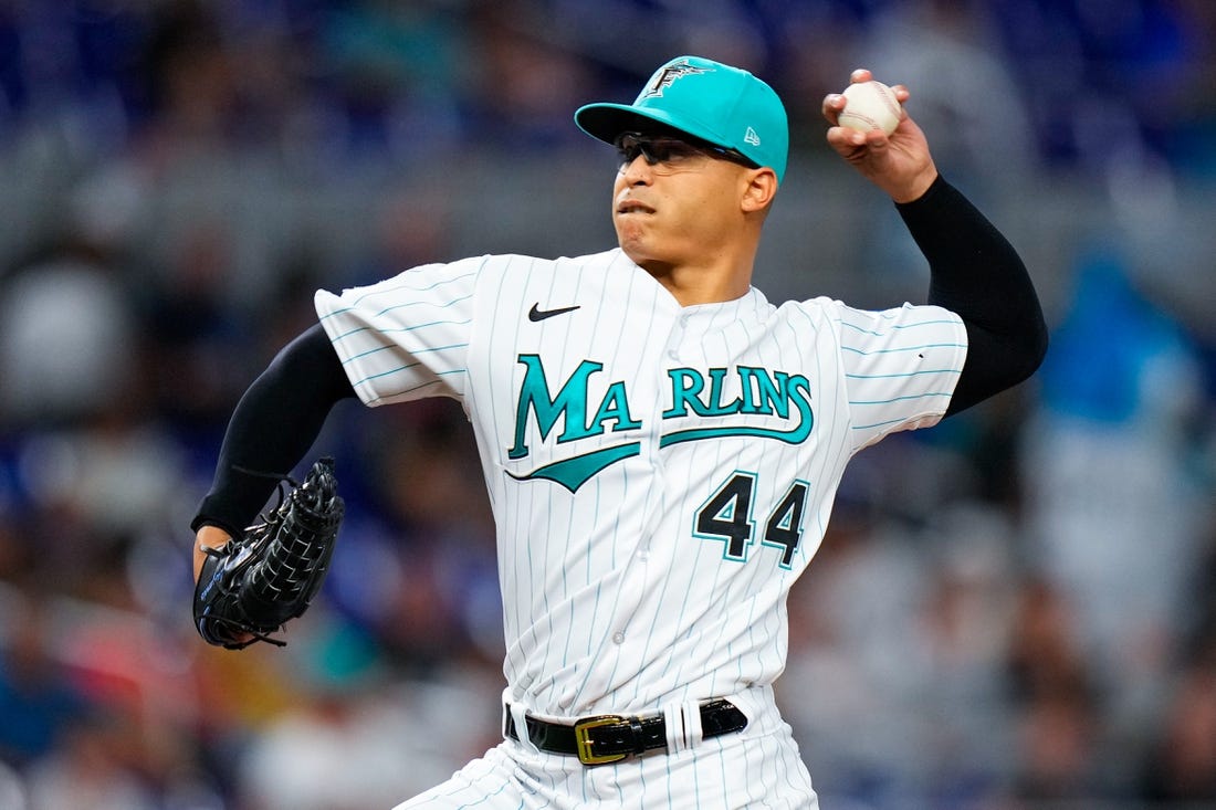 Marlins knock off Mets behind three hits from Garrett Cooper - Field Level  Media - Professional sports content solutions