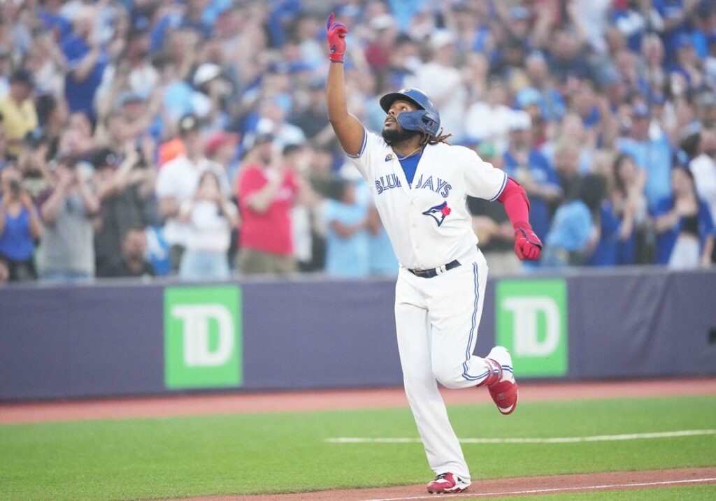 Vladimir Guerrero blasts home run in softball game