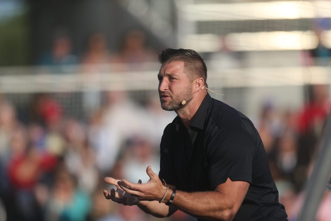 Tim Tebow to be part owner of minor league hockey team