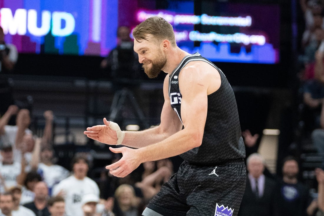 Kings sign All-NBA center Domantas Sabonis to four-year, $195 million  contract extension
