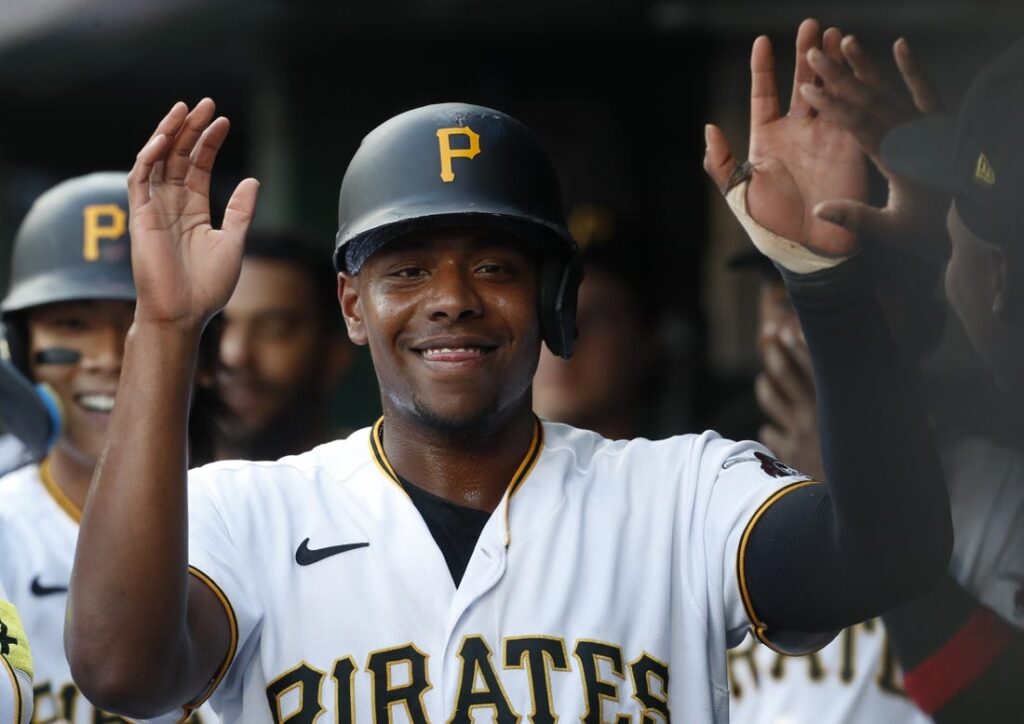 Pirates 3B Ke'Bryan Hayes (back) activated from IL - Field Level
