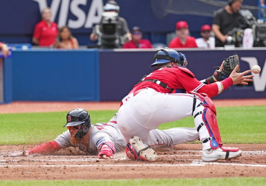 Rafael Devers Red Sox Hold Off Blue Jays Field Level Media Professional Sports Content