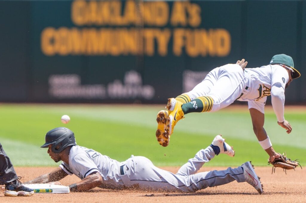 Padres knock off mistake-prone Rays