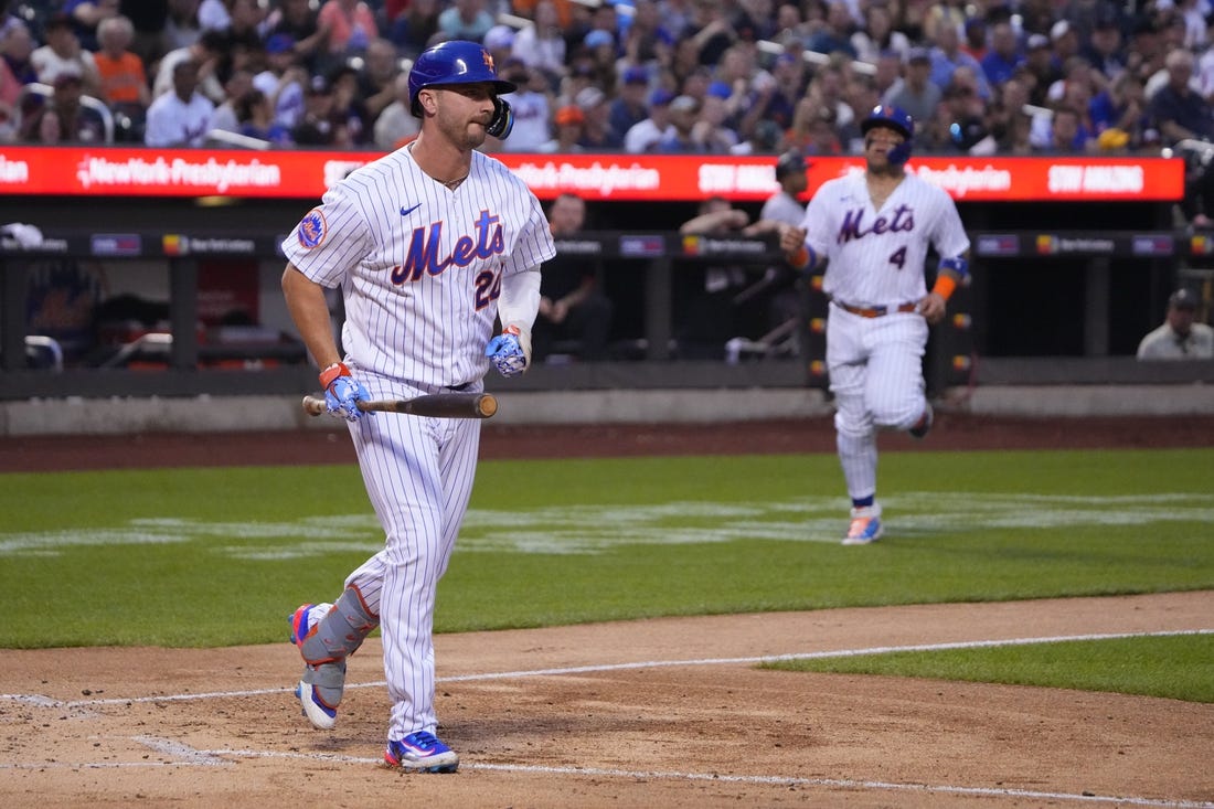 Pete Alonso hits a 2-run homer as the Mets beat the Giants 8-4 for