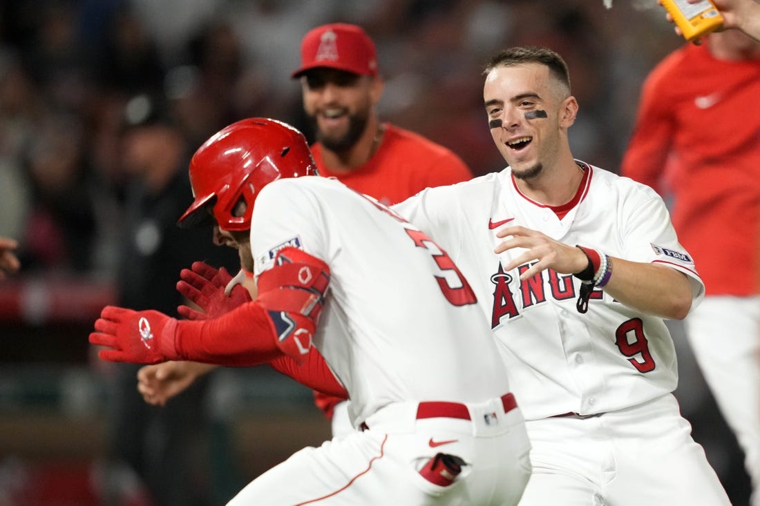 Angels win 6th straight, 3-1 over Astros