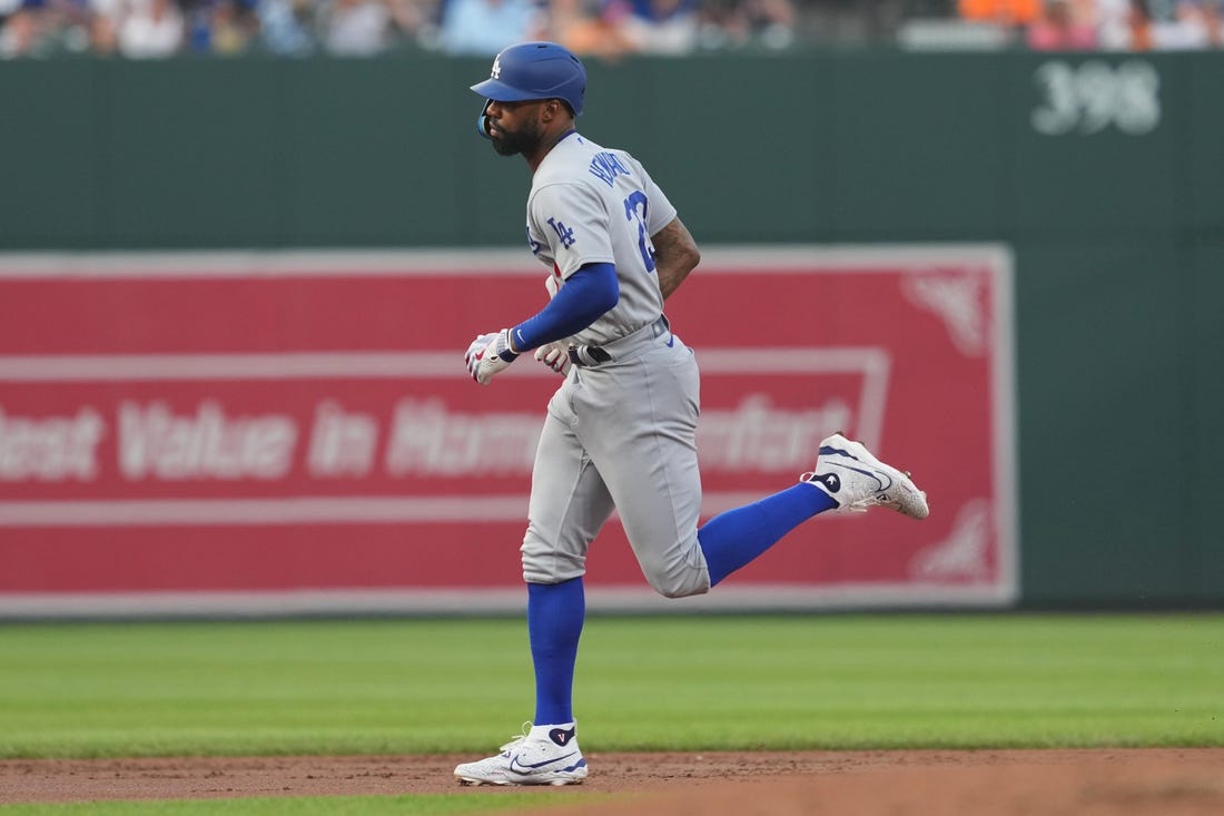 Jason Heyward hits a 3-run homer as the Dodgers rout the Orioles