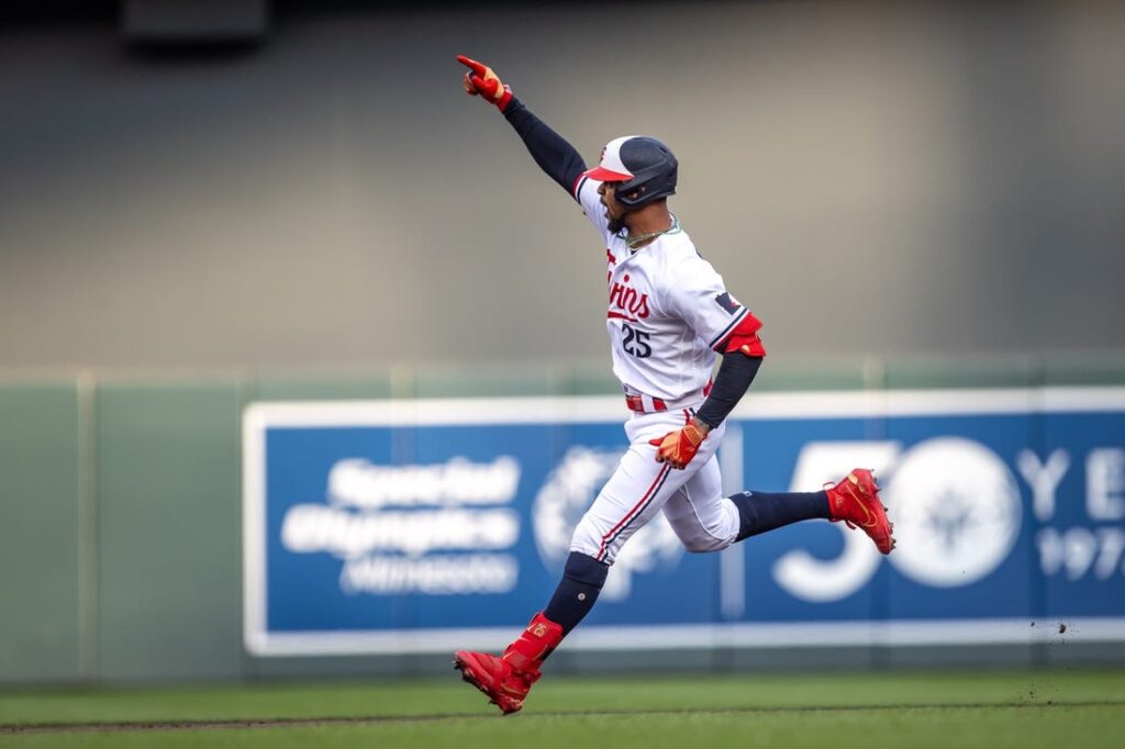 Byron Buxton homers twice as Twins best White Sox - Field Level Media -  Professional sports content solutions
