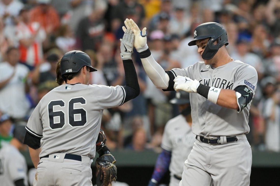 Giancarlo Stanton goes deep as Yankees sink Pirates