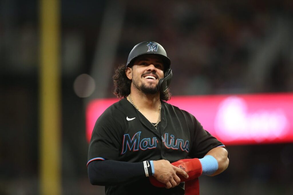 Marlins bring back Jorge Alfaro on minor league deal