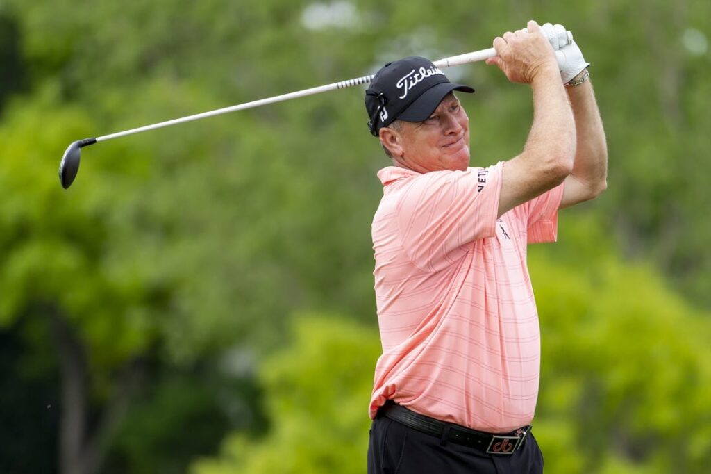 Woody Austin, Kevin Sutherland share early Boeing lead Field Level