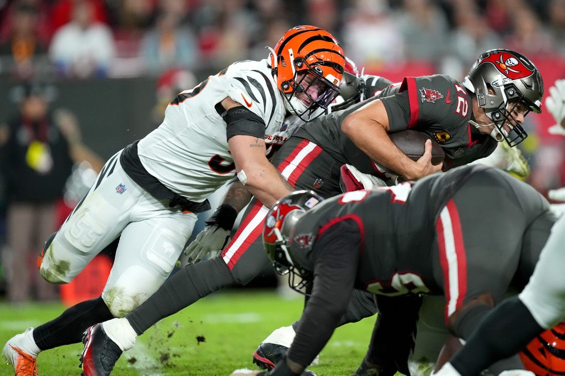 Photo: Bengals Logan Wilson Celebrates Recovering a Fumble