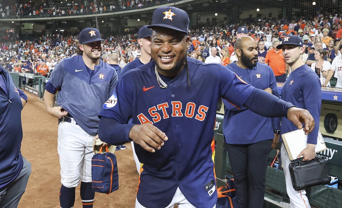 Astros edge Yankees to take 2-0 ALCS lead - Los Angeles Times