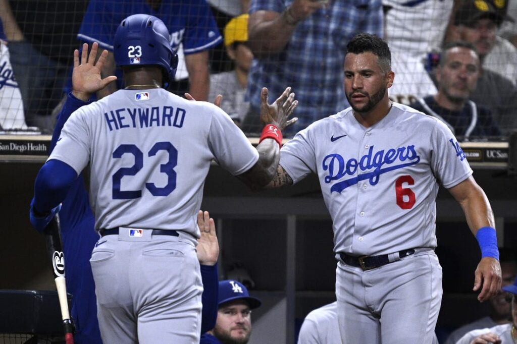 Padres beat Dodgers on bases-loaded walk 