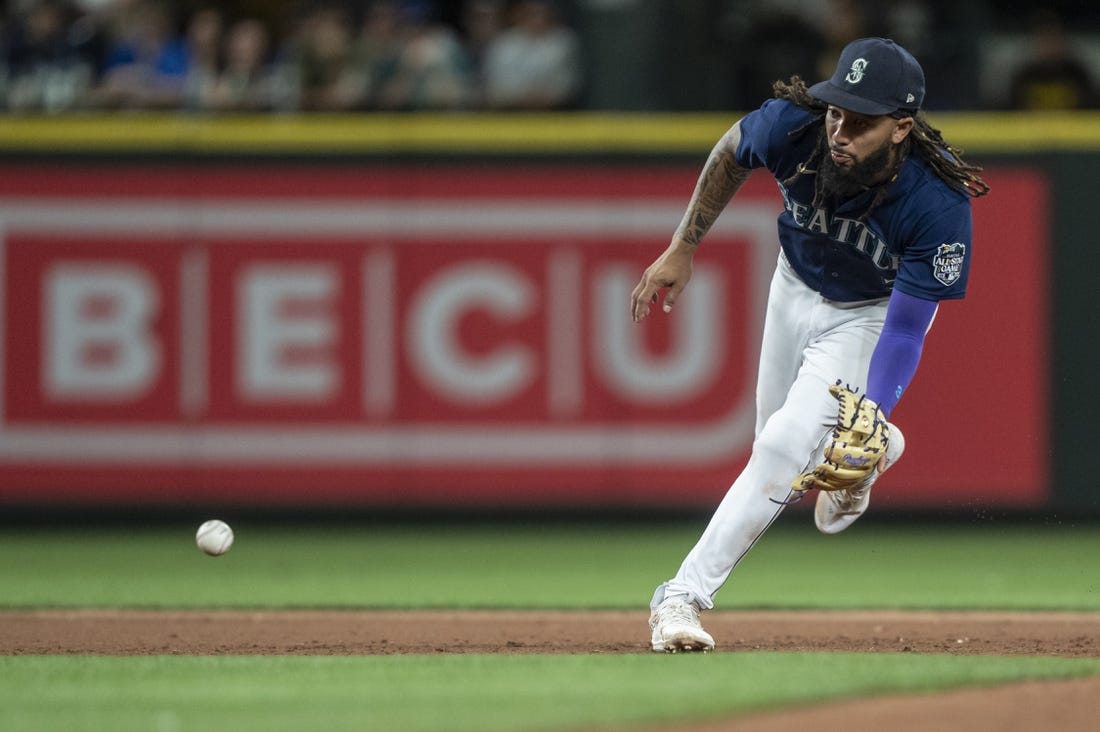 Mariners place J.P. Crawford on concussion injured list