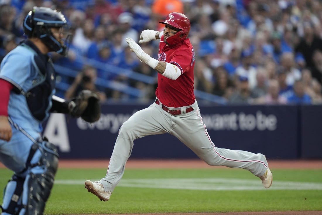 Bryce Harper homers twice as Phillies pound Blue Jays