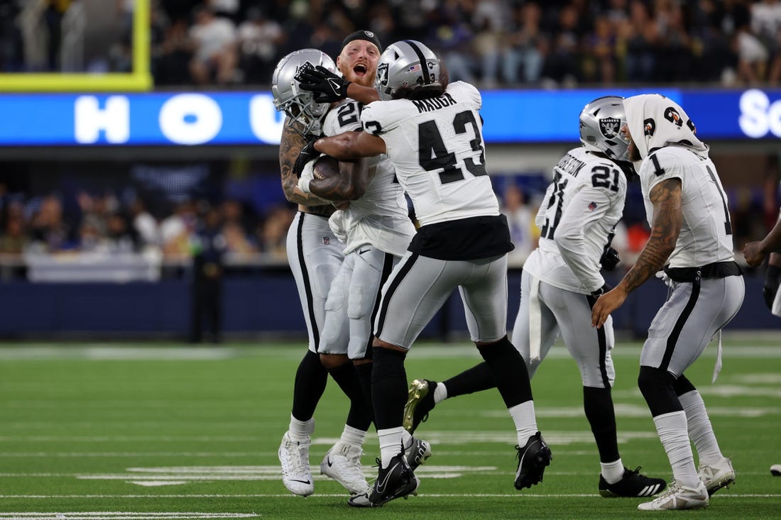 Raiders double up Rams, 34-17