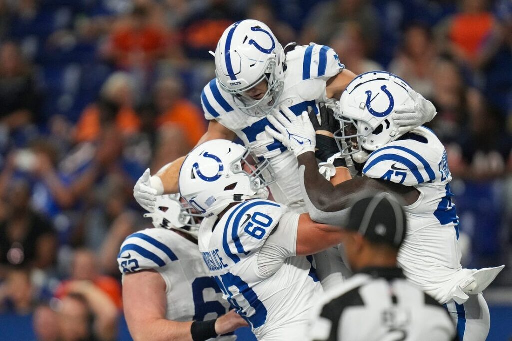 NFL roundup Colts use big 4th quarter to storm past Bears Field