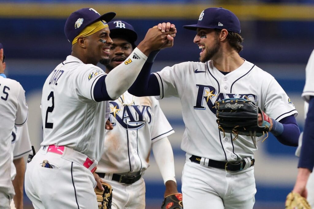 Early lead gets away, then Rays walk it off in 9th on Josh Lowe hit