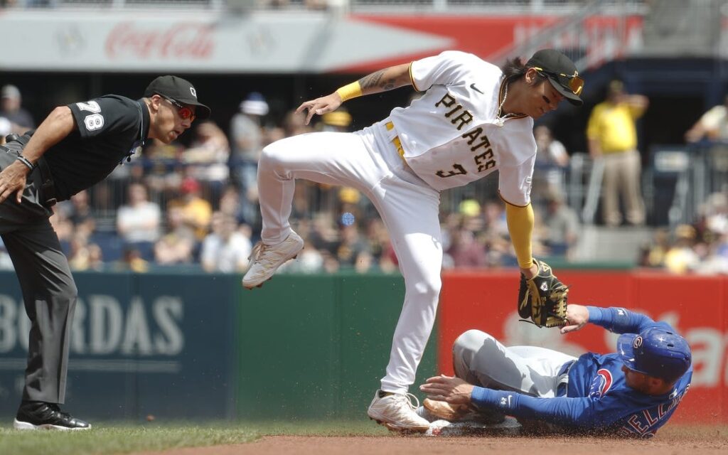 Cody Bellinger Has 5 RBIs, Cubs Hammer Pirates - Field Level Media ...