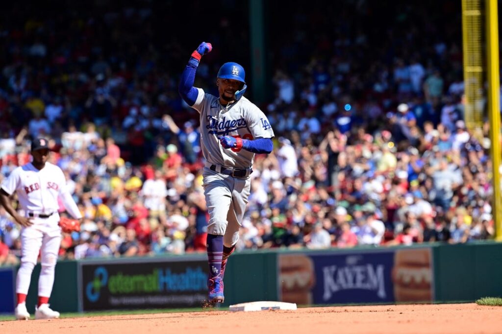 Texas Rangers reliever Jose Leclerc on 15-day injured list with sprained  right ankle