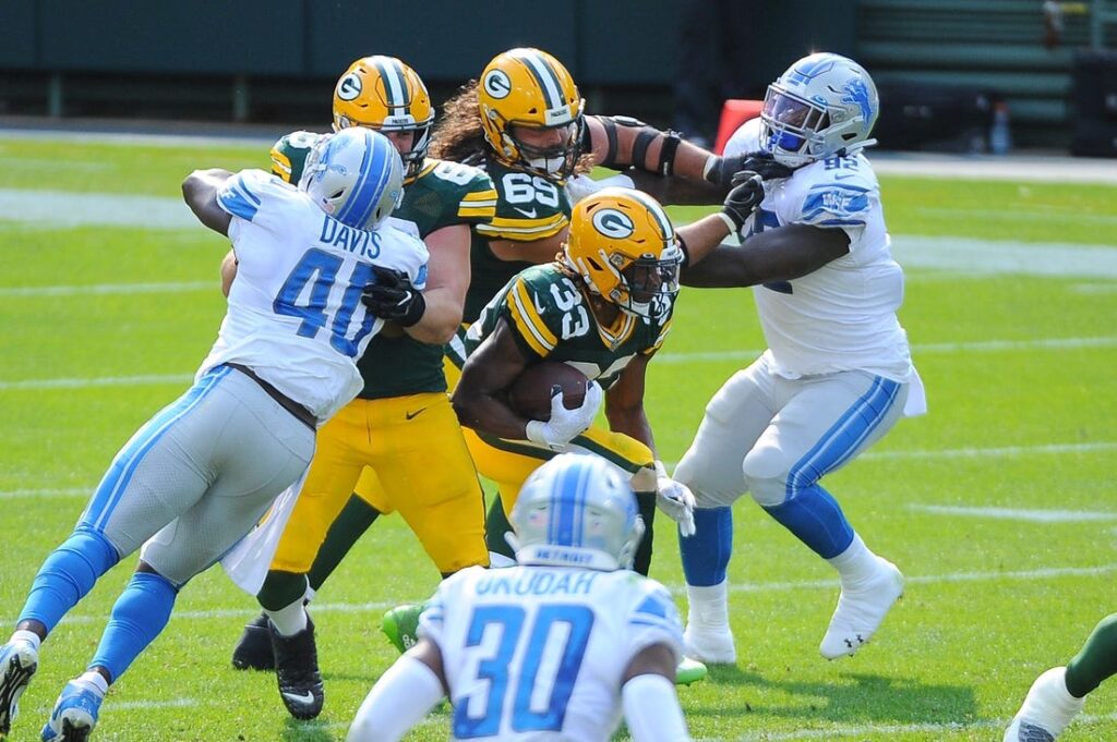 Lions to battle Packers for division lead on short week