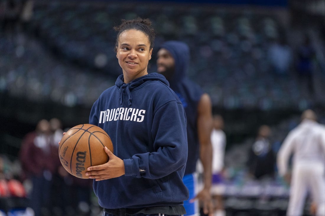 WNBA news: Los Angeles Sparks sign Kristi Toliver