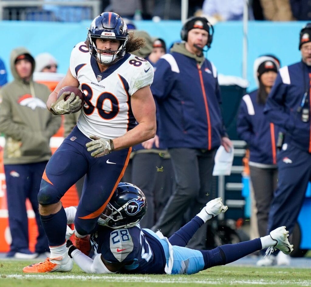 NFL: Las Vegas Raiders at Denver Broncos, Fieldlevel