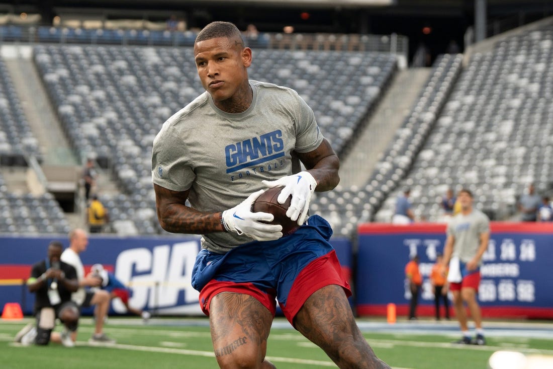 Giants' Waller added to injury report, questionable vs. Cowboys