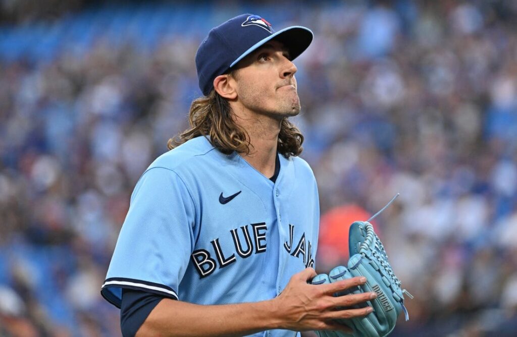 Toronto catcher Danny Jansen fractures finger in the Blue Jays' 13